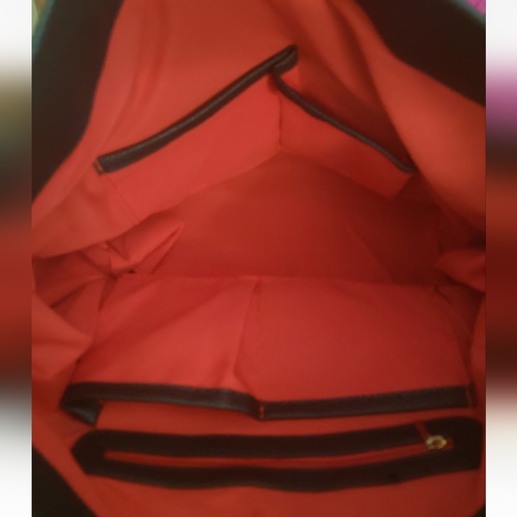 Black Bag - Picture 4 of 4